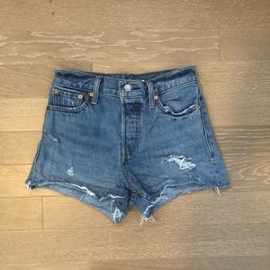 Levi wedgie shorts
